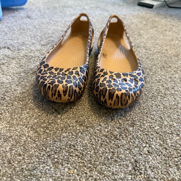 Crocs Kadee Animal Print Slip On Flats Womens Size 9 - Picture 3 of 5